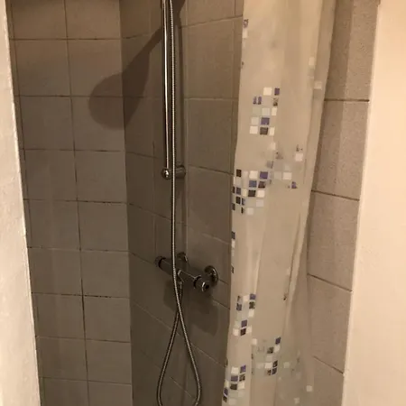 Privat Vaerelse I 民宿 *